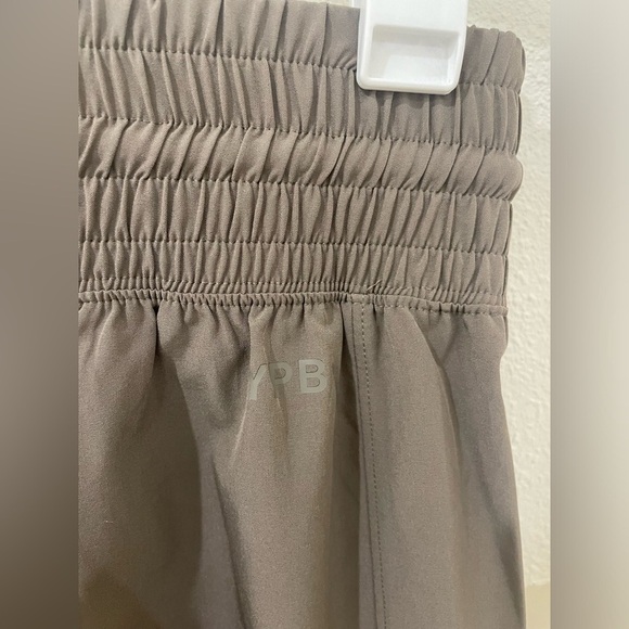 Abercrombie and Fitch YPB Motionteck Jogger Tan Size XS - Picture 9 of 12